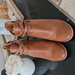 Frye Naomi Pickstitch Whiskey Colored Leather Ankle Boots